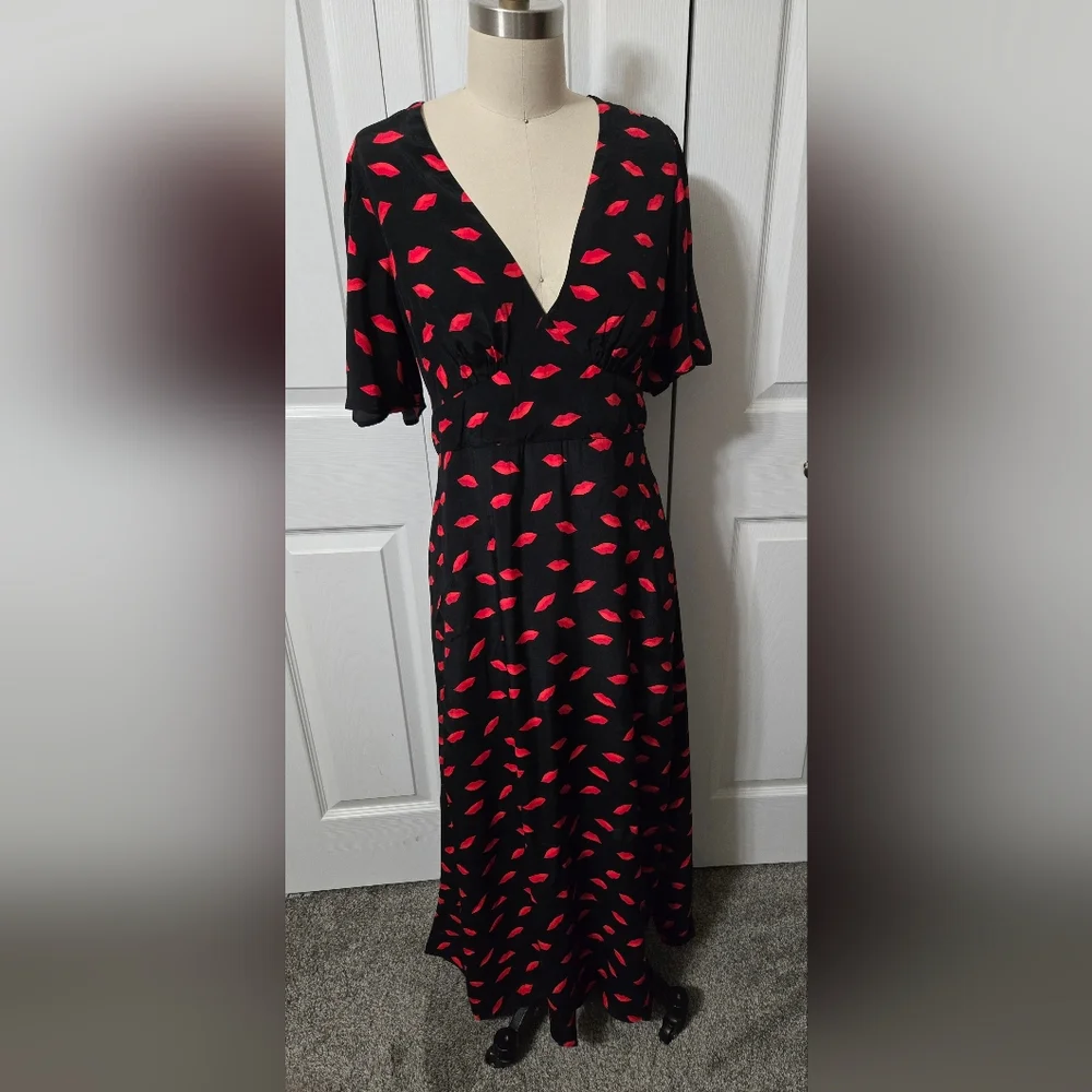 A New Day Black Maxi Dress W/ Lips ππ, Kiss Design Dress, Size 10, NWT - Picture 1 of 15